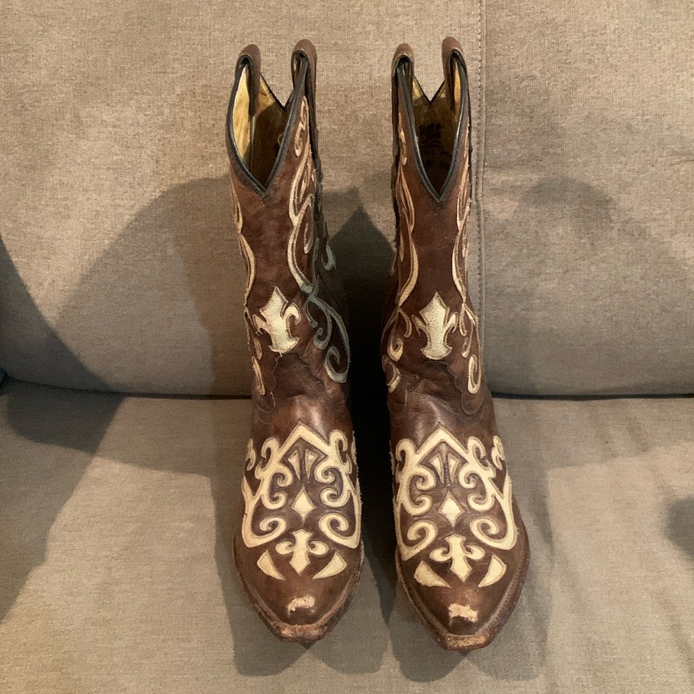 Brown boots